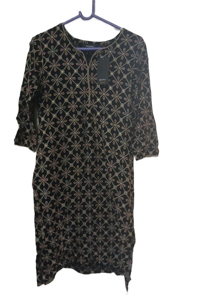 Elegant Black Embroidered Kurta