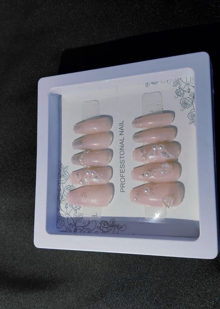 Press-On Nail Set