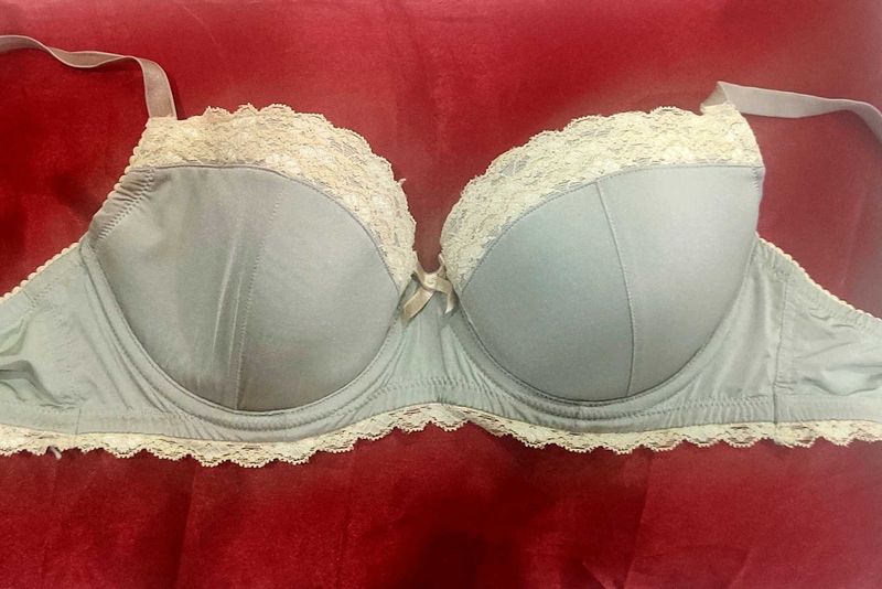 H&amp;M lace trim Push up bra