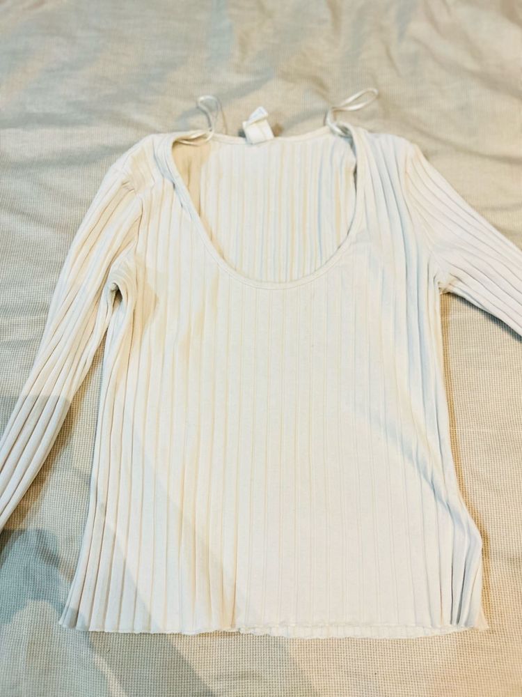 Ribbed Knit Scoop Neck Top