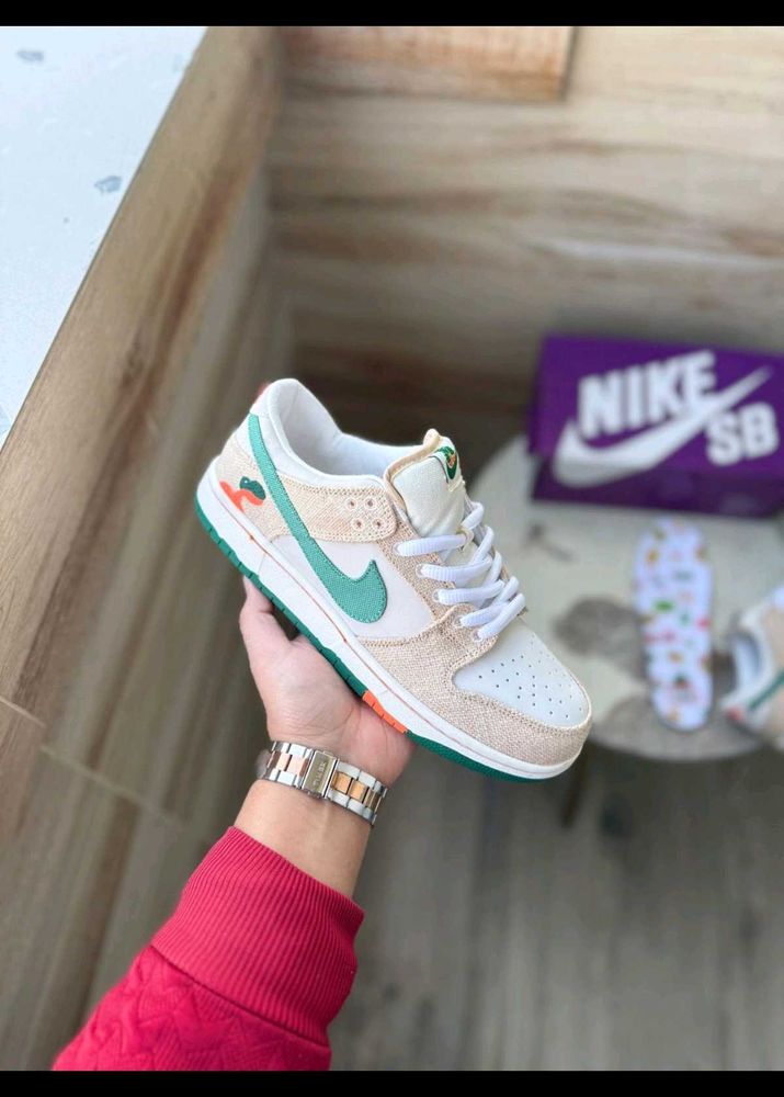 Nike SB Dunk Low "Green Apple"