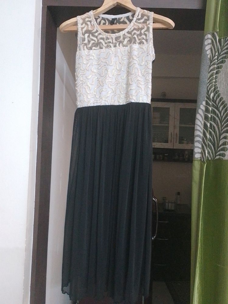 Beautiful Long Gown Discount Offer