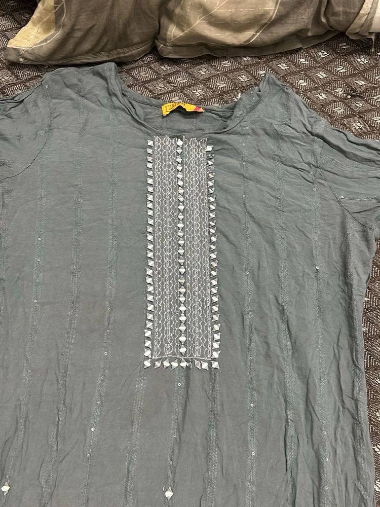 Elegant Grey Embroidered Kurta