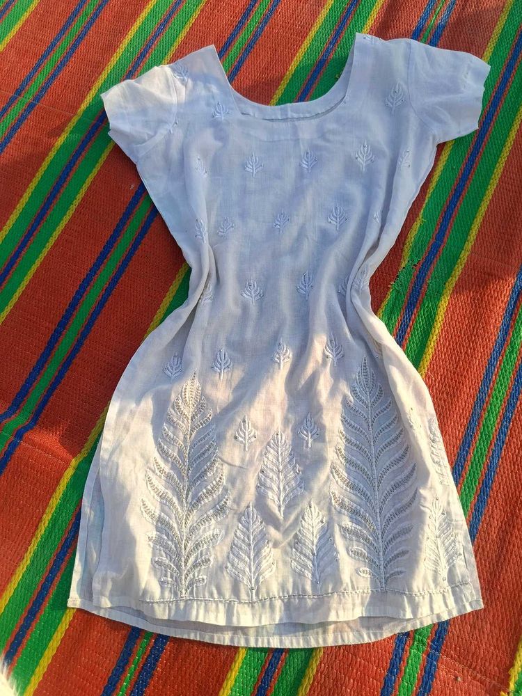 White kurty