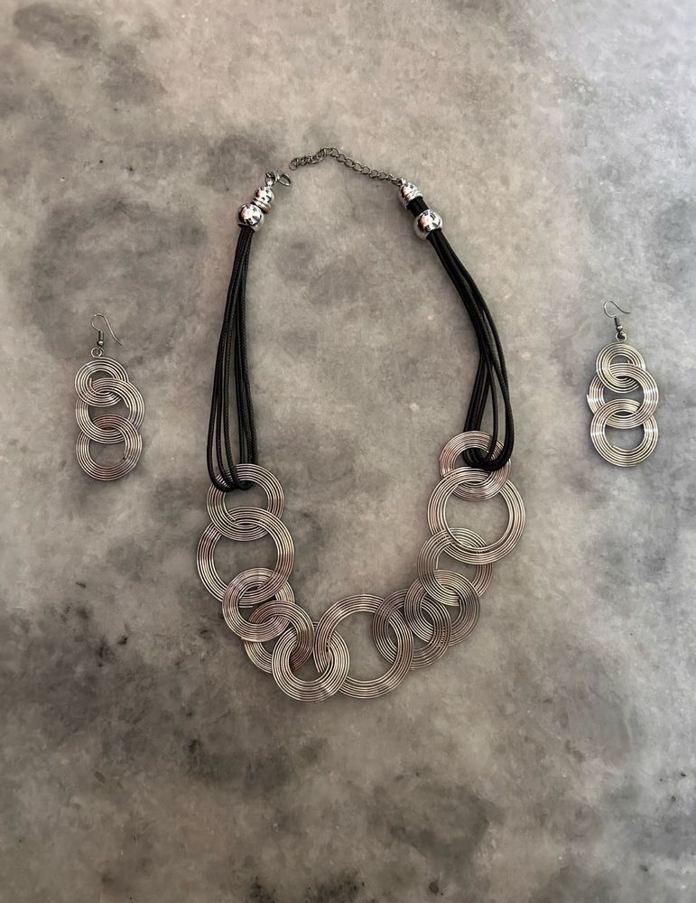 NAVRATRI SPECIAL:Chic Silver Tone Necklace Set