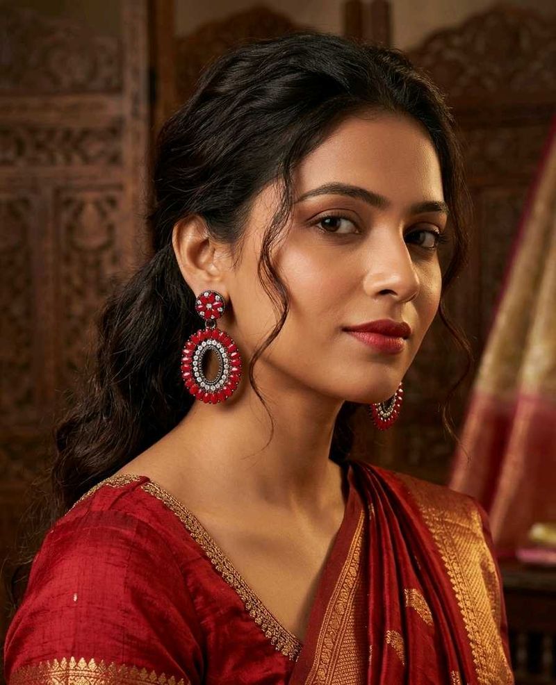 Stunning Red Oval Earrings