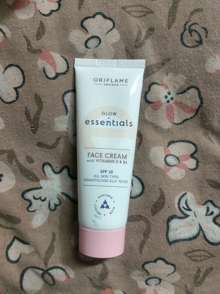 Oriflame Glow Essentials Face Cream