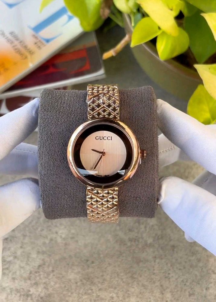 Stylish Gucci Watch - Rose Gold Tone