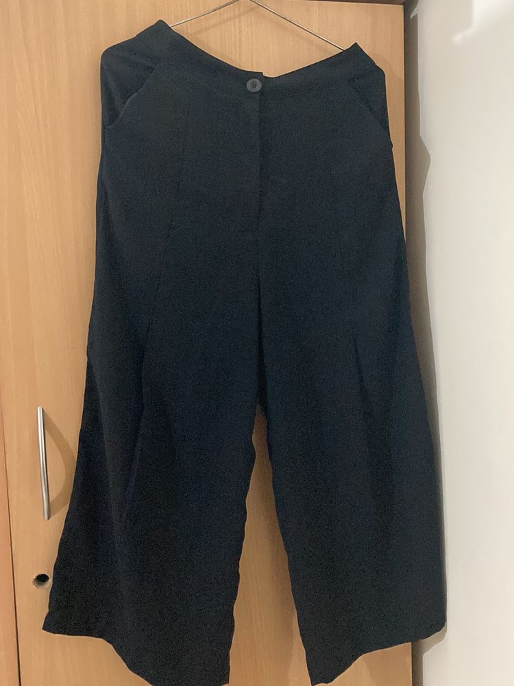 Zink London Black Color Wide Leg Pants. Size Small