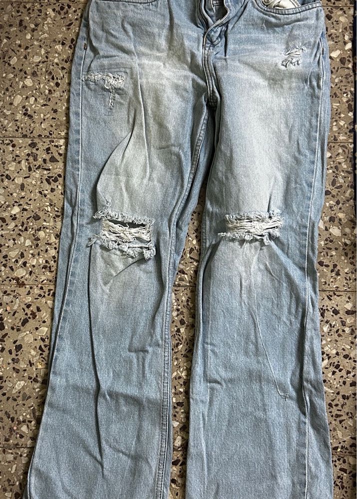 Light Wash Ripped Jeans