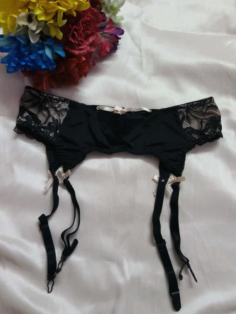 Elegant Black Lace Garter Belt