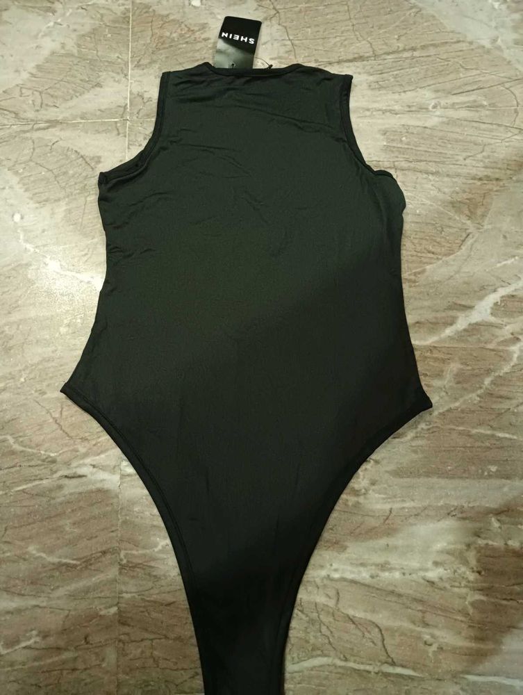 SHEIN Black Sleeveless Bodysuit