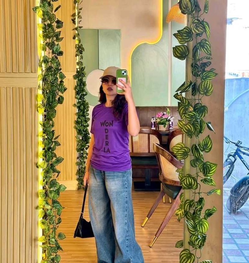 Purple "Wonderla" Graphic T-Shirt