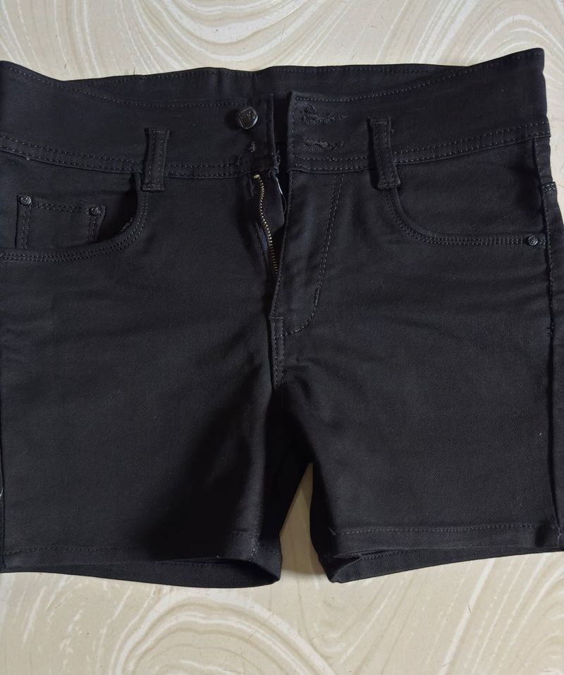 Black Denim Shorts 🖤