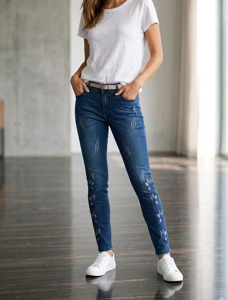 Floral Embroidered Distressed Skinny Jeans