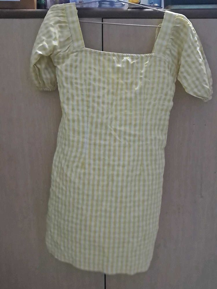 Cute Gingham Puff Sleeve Dress
