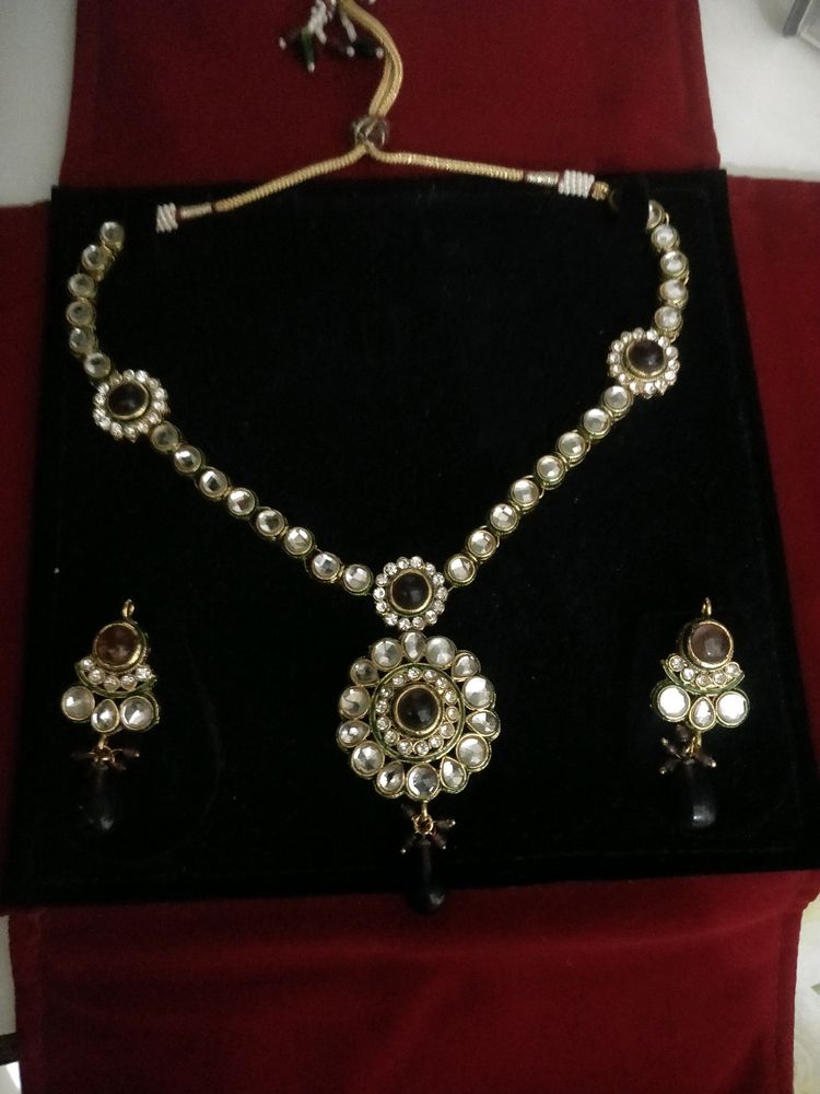 Beautiful Kundan Set - 3 Piece