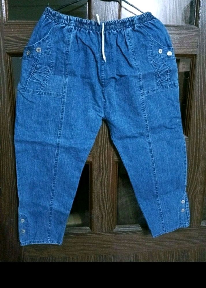 3/4 Strachable Jeans