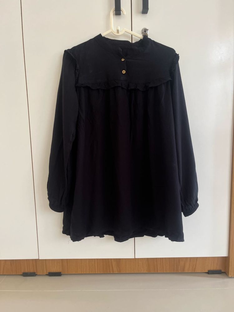 Chic Black Ruffled High Neck Top