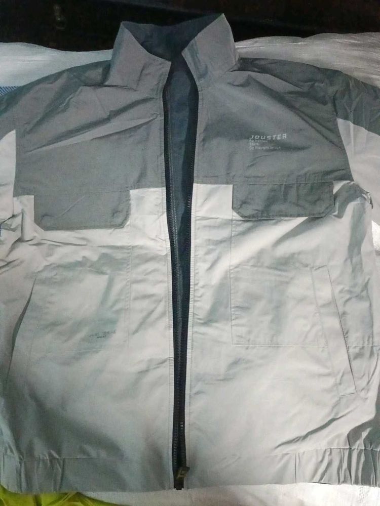 Men's Gray and White Jacket