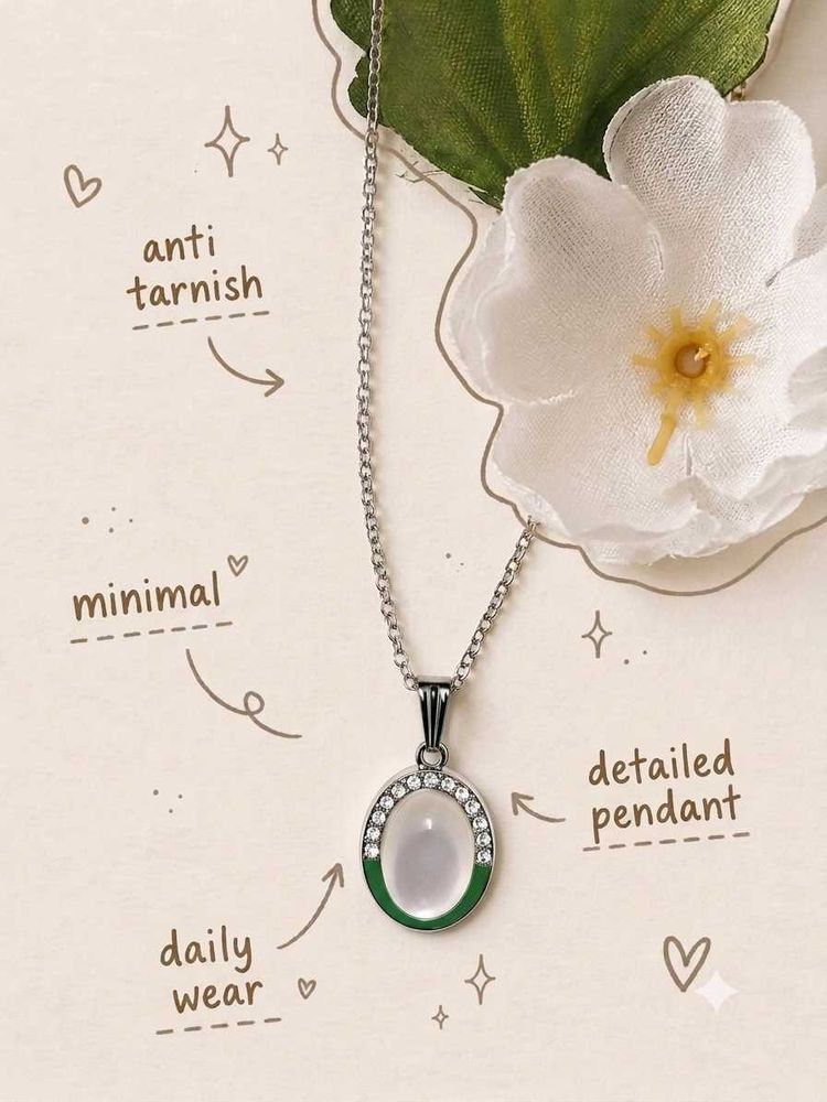 Dainty Emerald Oval Pendant Necklace 🌿