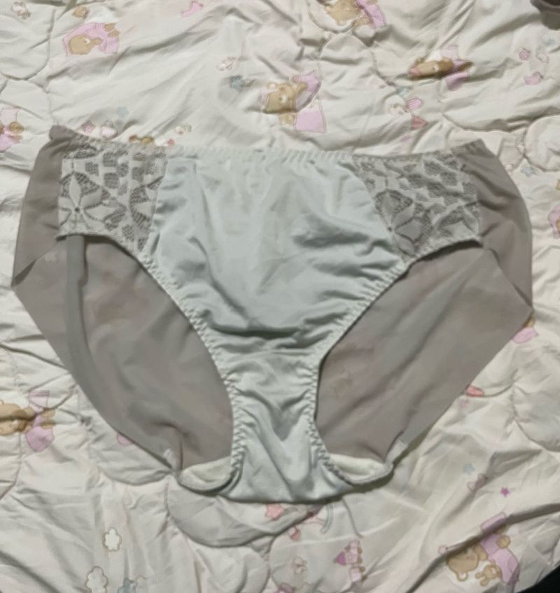 Comfortable Lace Trim Briefs