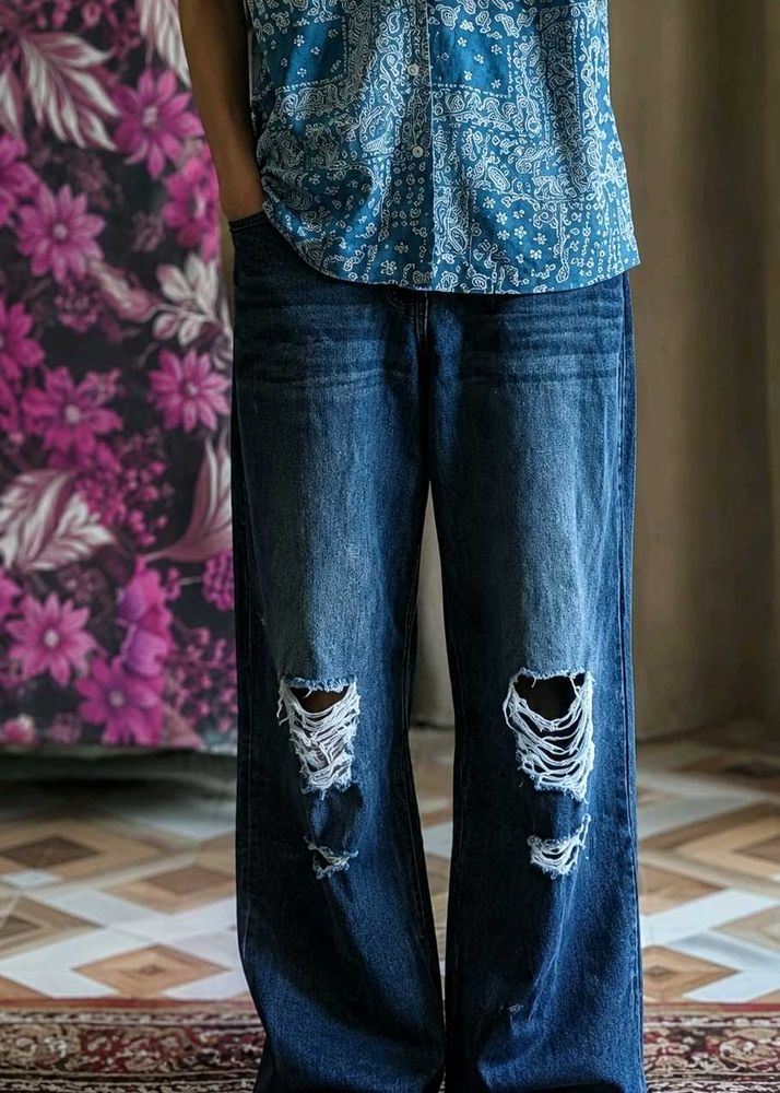 BAGGY BLUE SHADE RIPPED JEANS