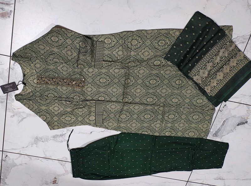 Elegant Green Kurta Set with Embellishments3XL