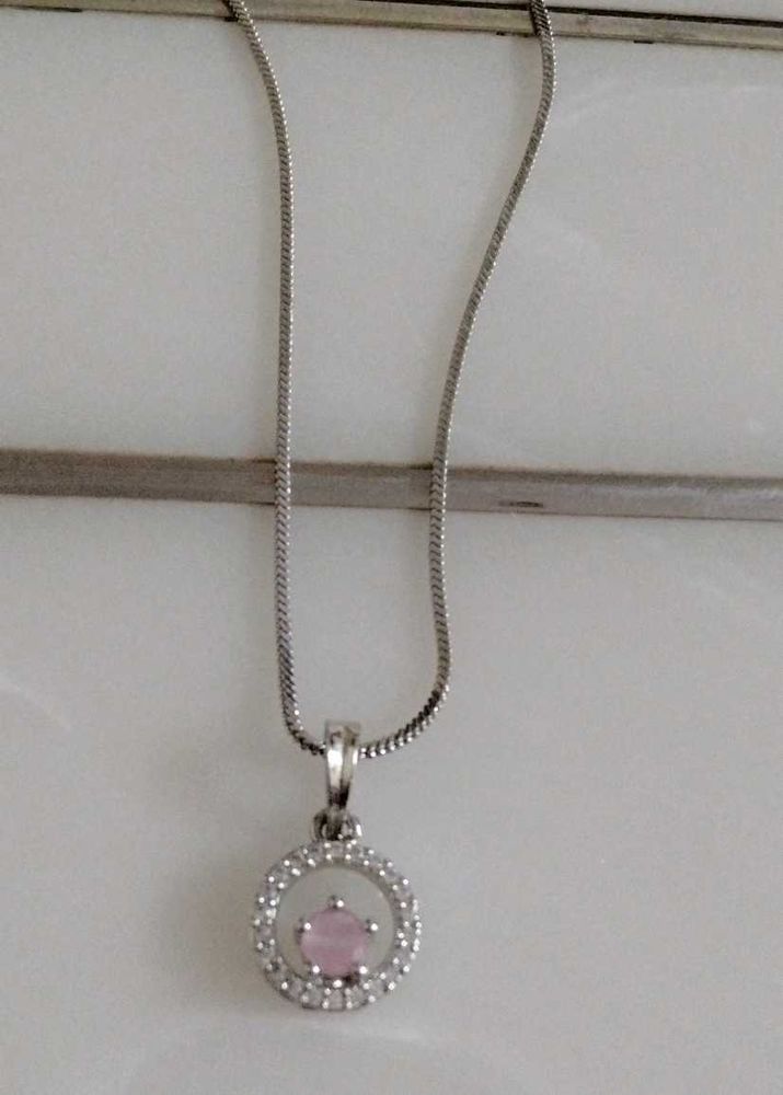 neckchain with pendant