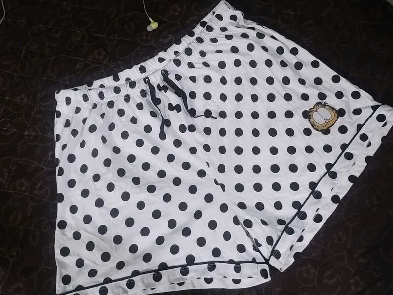 😽Garfield Polka Dot Shorts