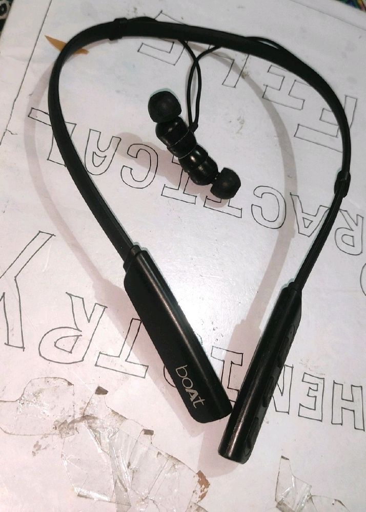 boAt Rockerz 235v2, Used, with Vibration alert