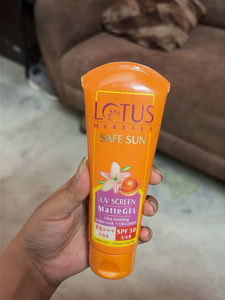 Lotus Herbals Safe Sun MatteGel SPF 50