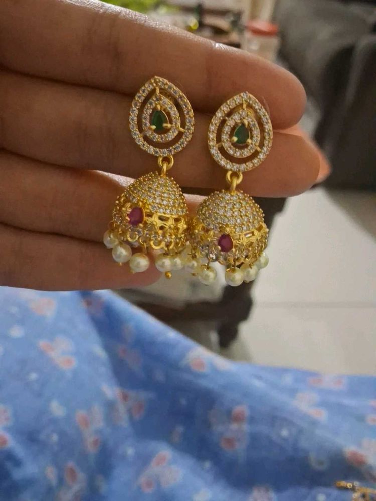 Elegant Gold Pearl Stud Earrings