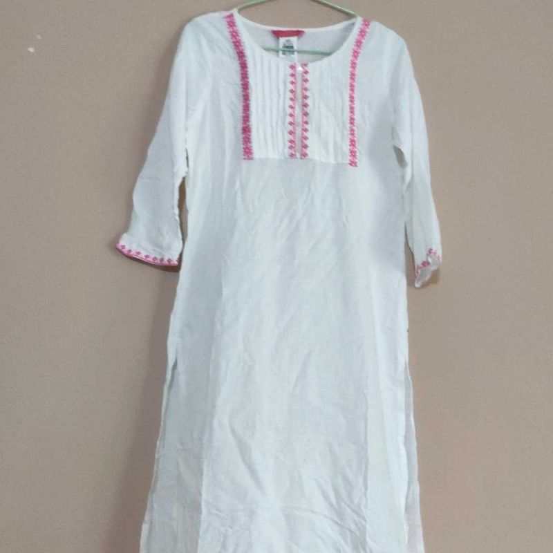 Elegant White Kurta with Pink Embroidery