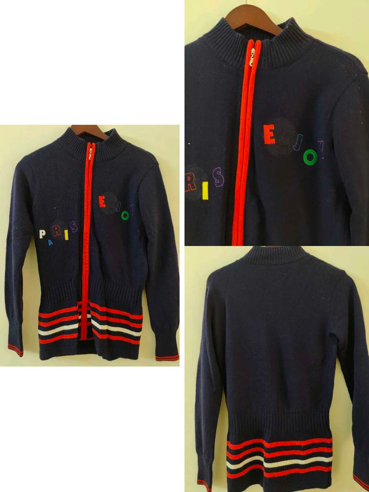 Chic Navy Blue Zip-Up Sweater