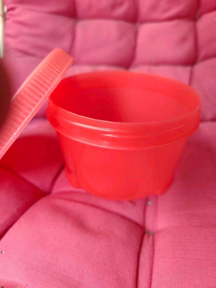 600 COINS ONLY ~ Red Plastic Storage Container