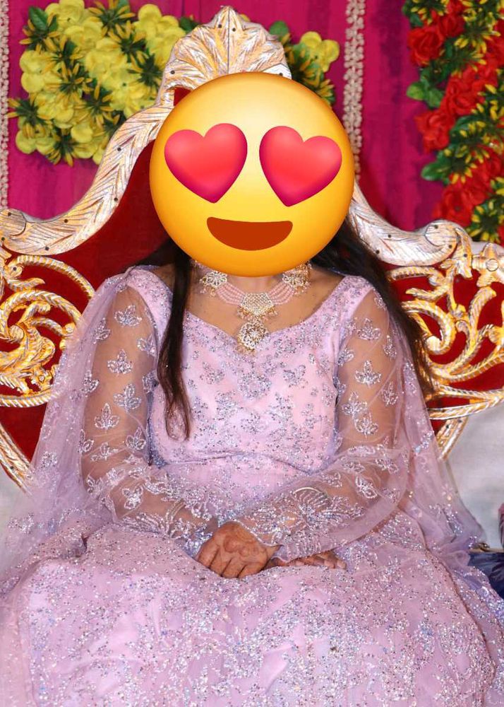 I Am Seeling Gawon With Jewelry new gown