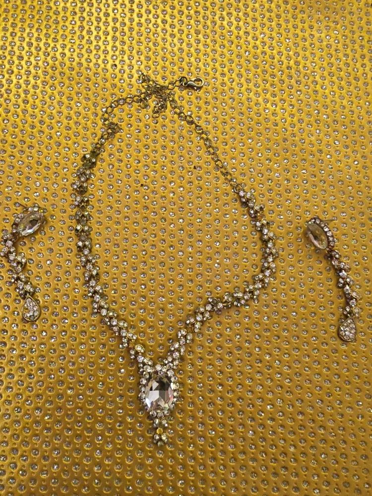 Sparkling Rhinestone Necklace &amp; Earrings Set