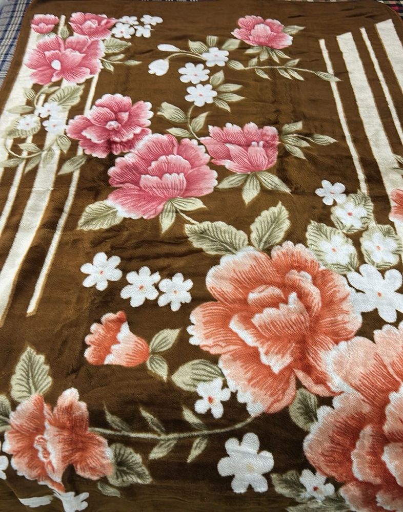 Cozy Floral Print Blanket