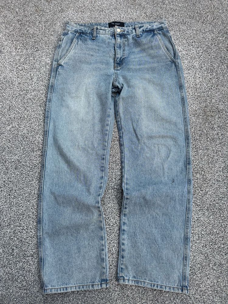 Light Wash Relaxed Fit Jeans