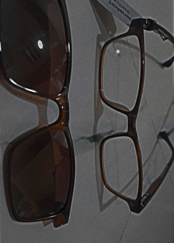 completelynew lenskart flip in brown colour