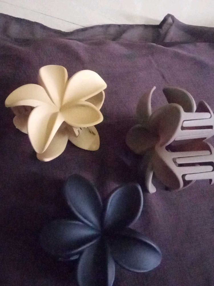 Set of 3 Flower Hair Claw Clips