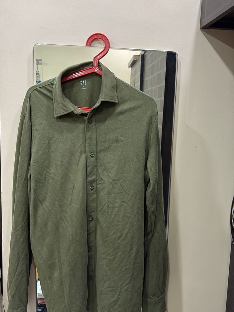 GAP Men's Olive Green Button-Up Shirt