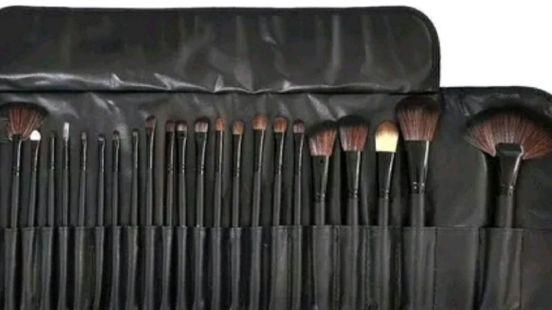 24 Set Of Profesional Brushes