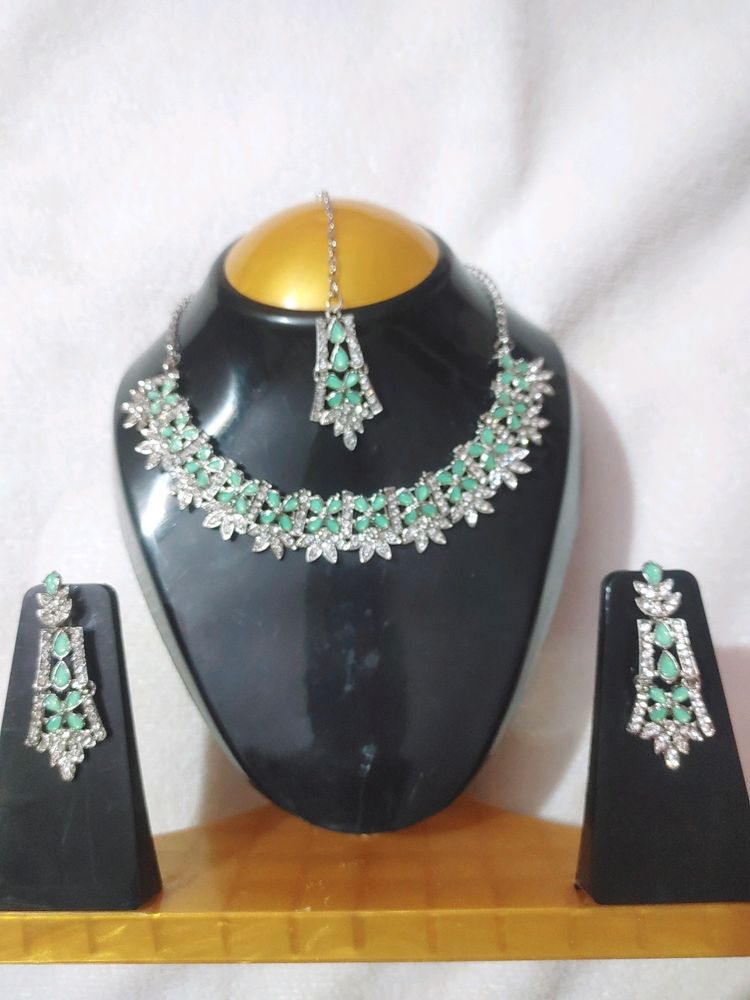 Necklace Set With Mint Green Kundan