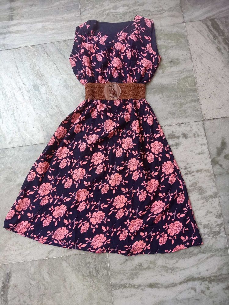 Floral Print Sleeveless Dress with Belt