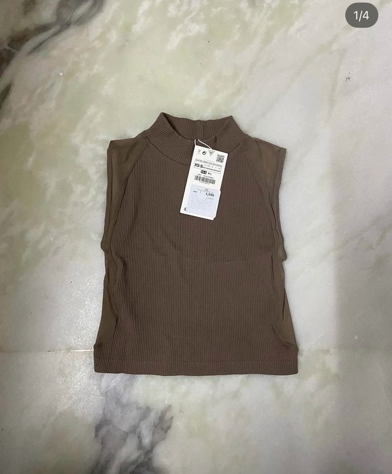 Ribbed Mock Neck Sleeveless Top