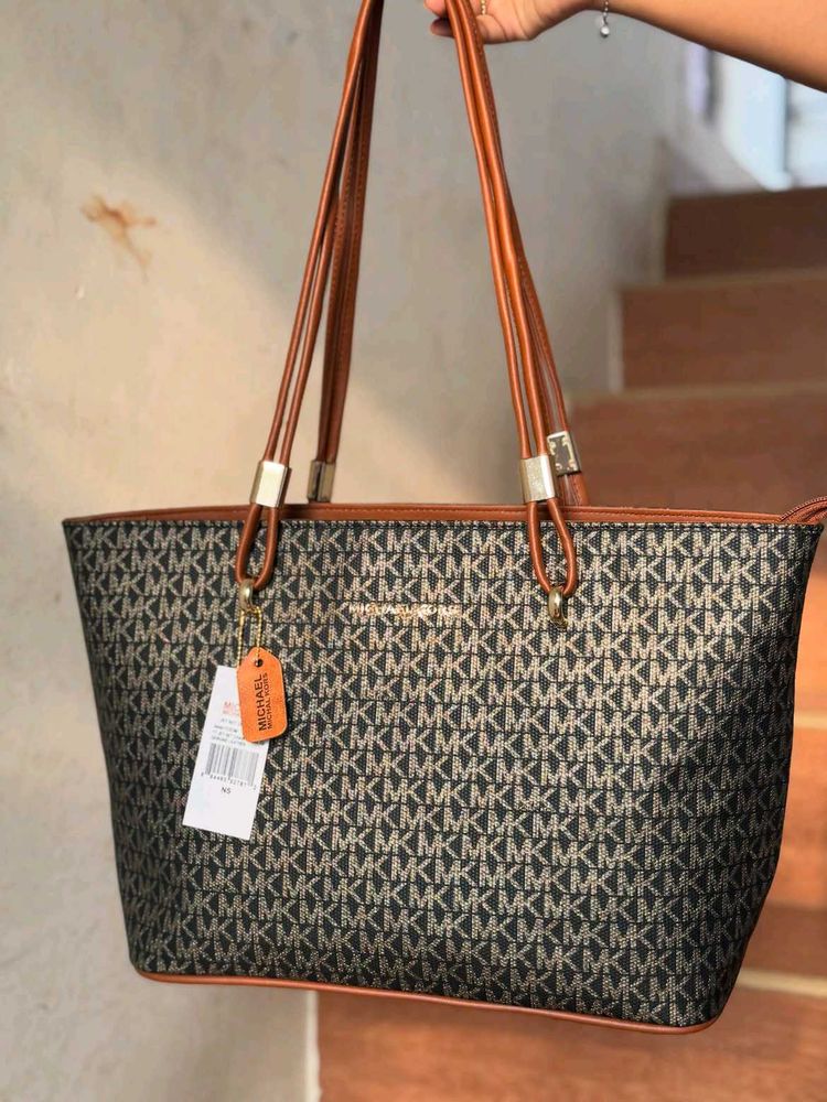 Michael Kors Black &amp; Gold Tote🖤💛