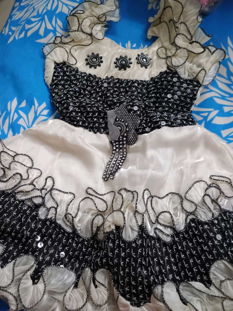 Beautiful Black &amp; White Party Dress