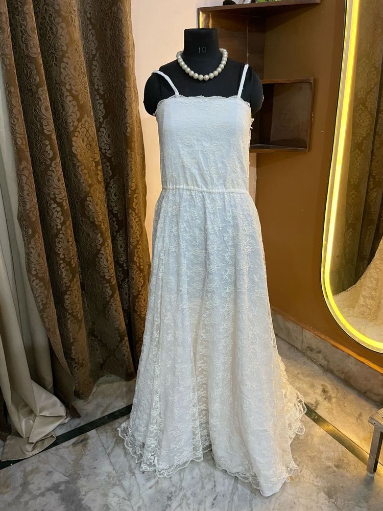 trail flared White Lace Maxi Dress